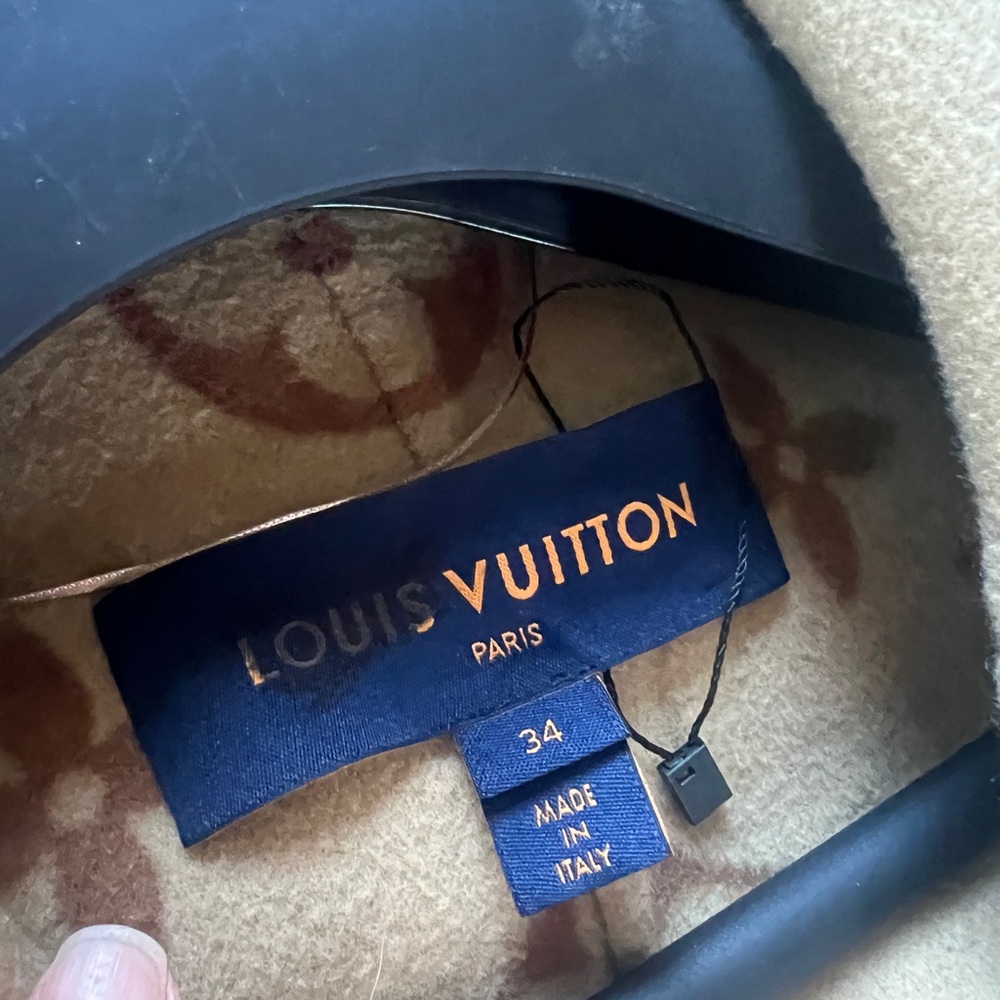 Louis Vuitton Beige Camel Wool wrap coat $7500 retail - Picture 3 of 8